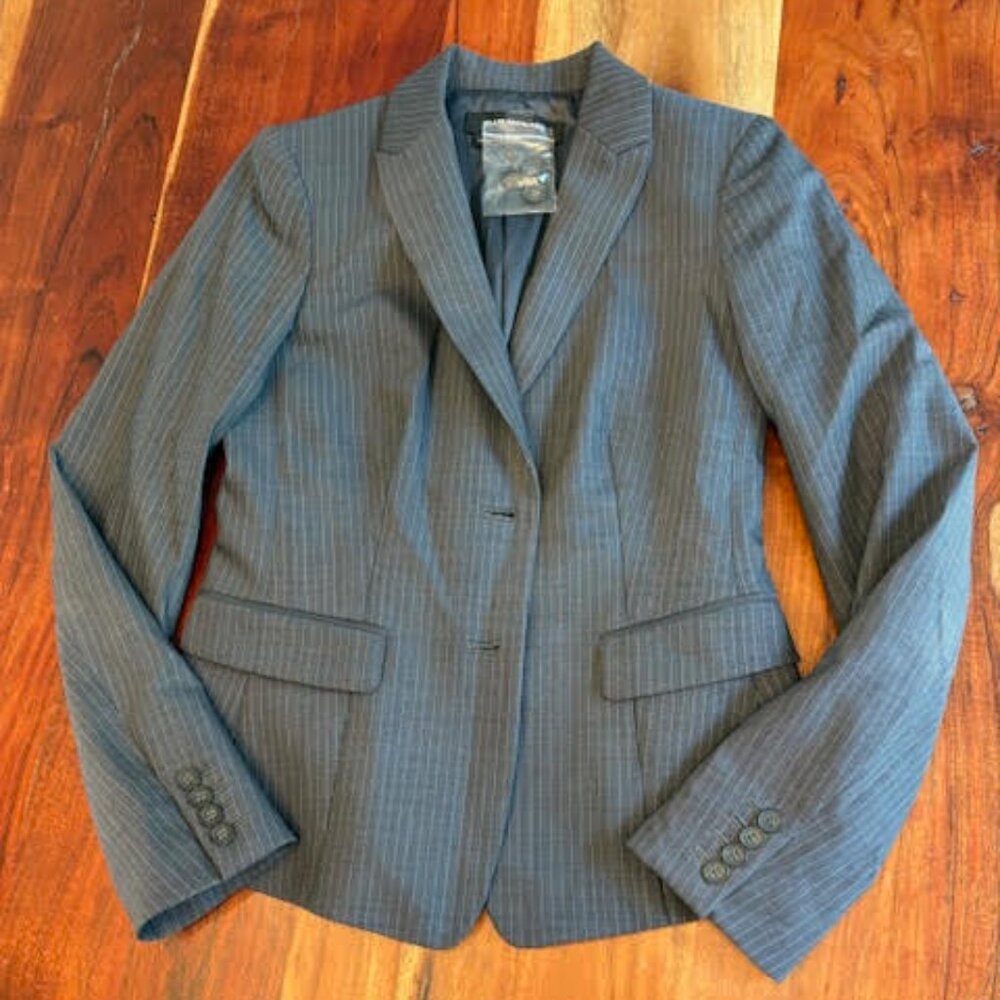 Club Monaco Suit | Grey and blue pinstripe suit | Blazer Size 2 | Pants Size 4